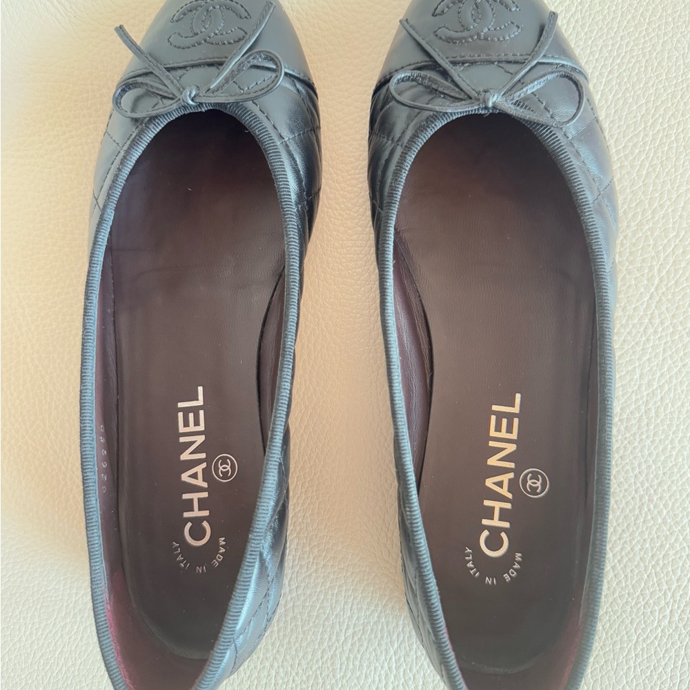 CHANEL Women's Dark Gray Quilted Flats